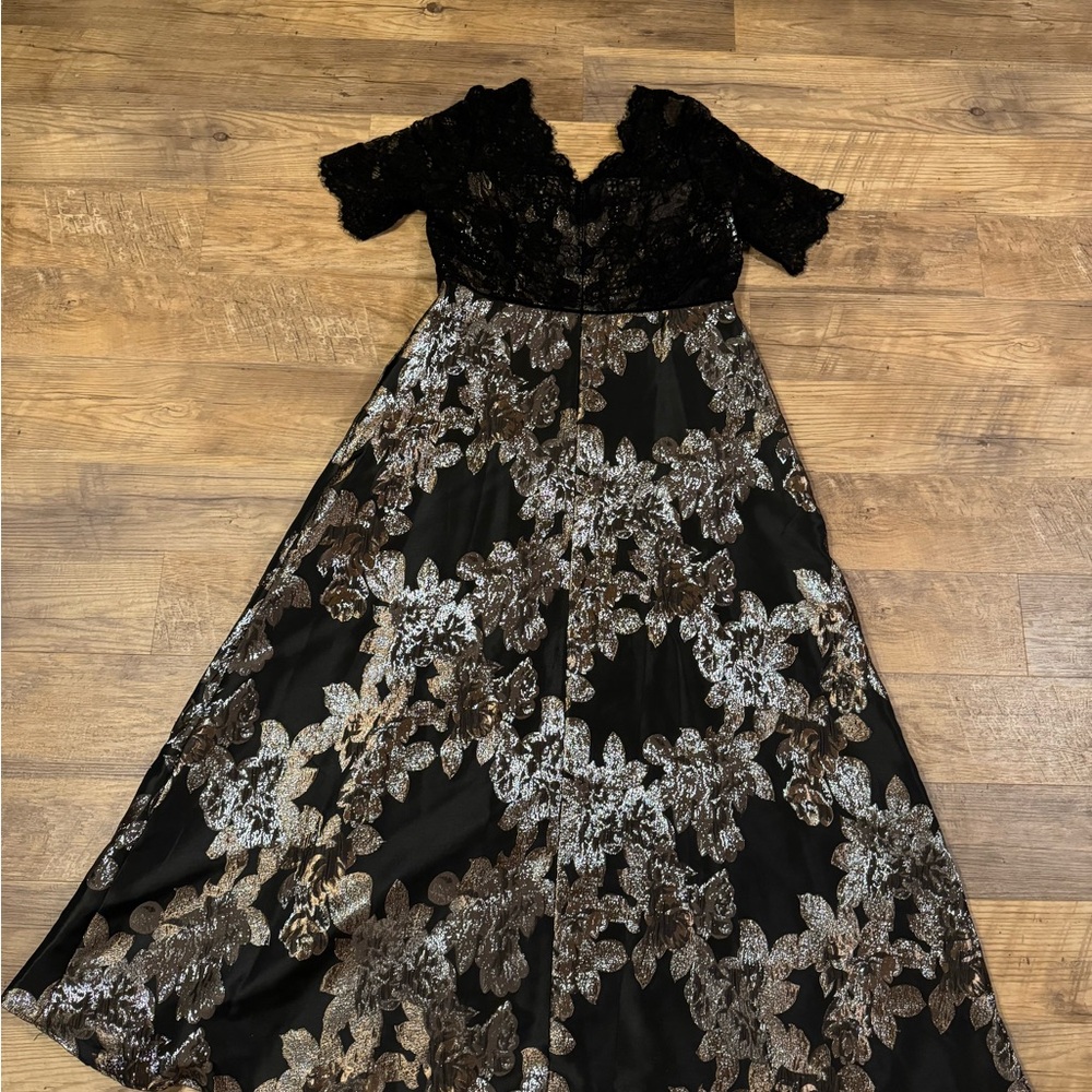 Adrianna Papell floral print metallic black and gold evening dress size 18